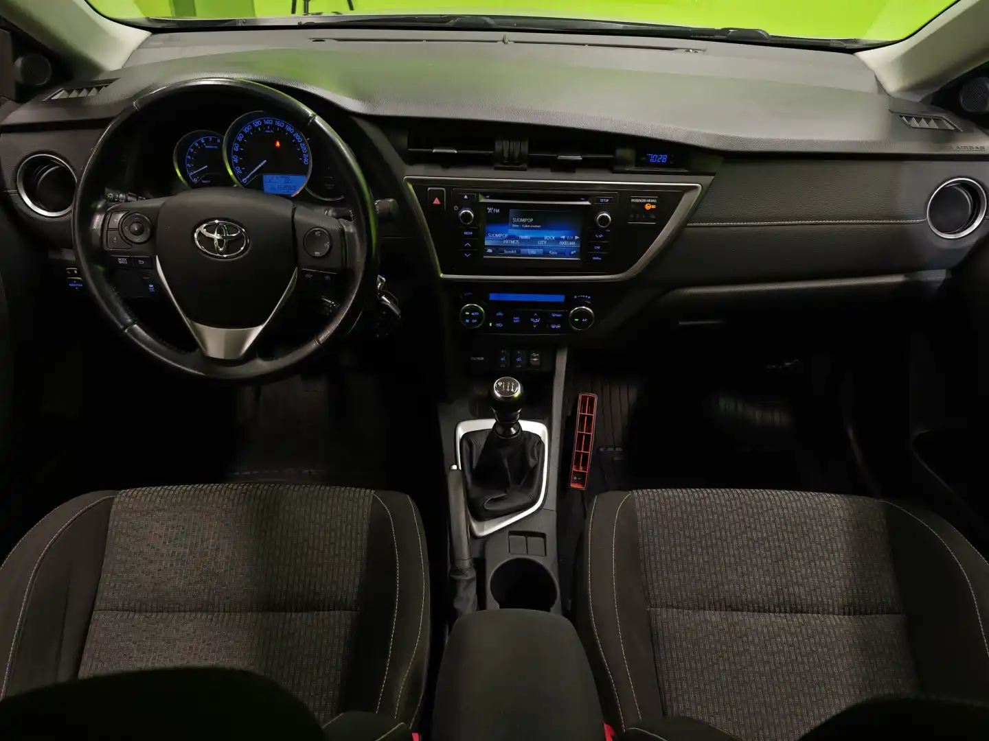 car-image