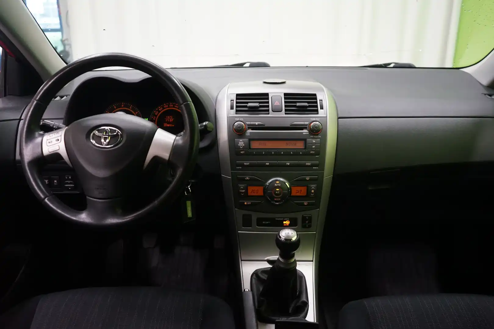 car-image