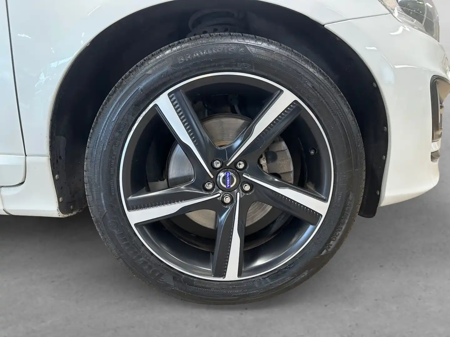 car-image