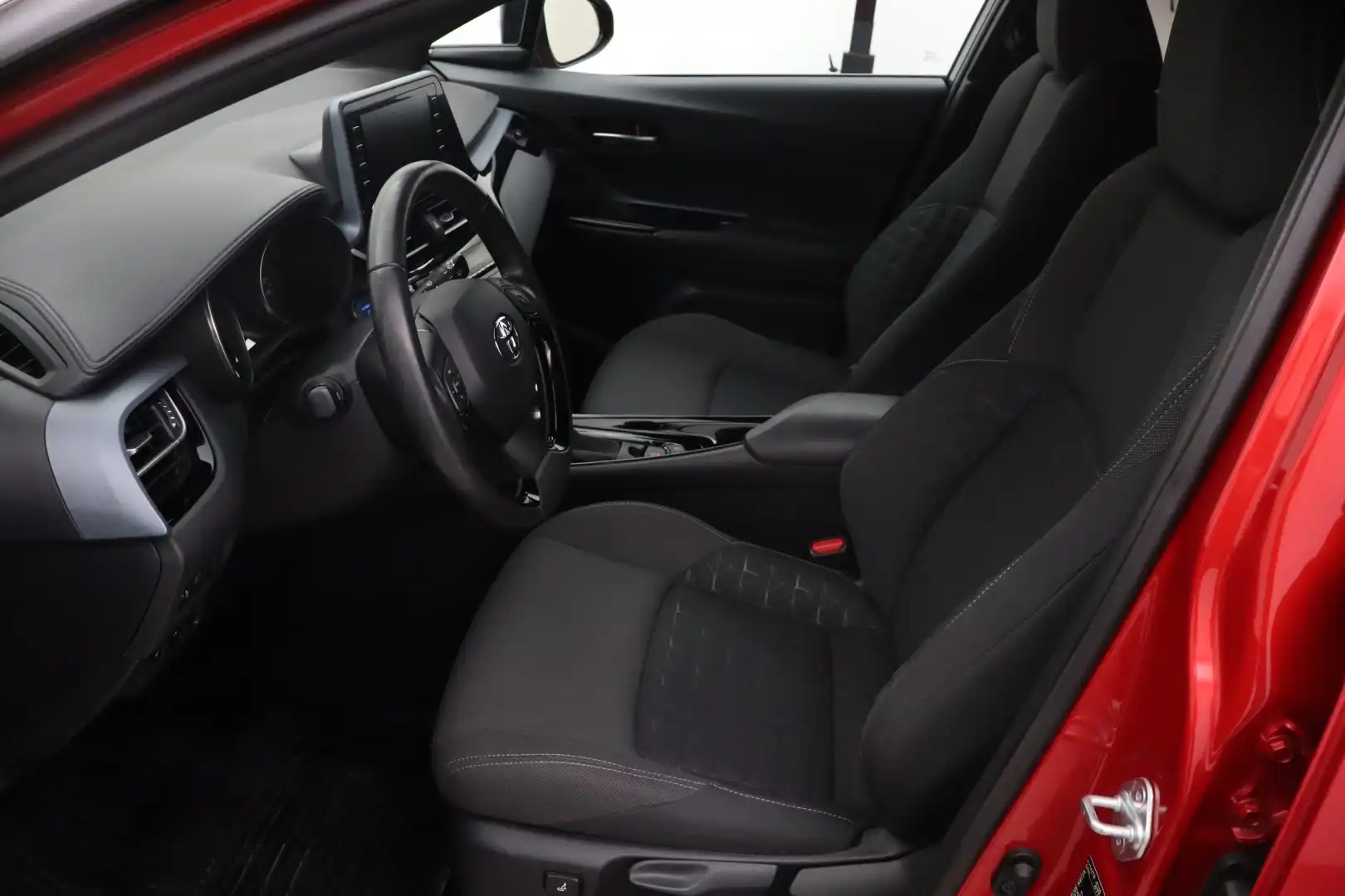 car-image