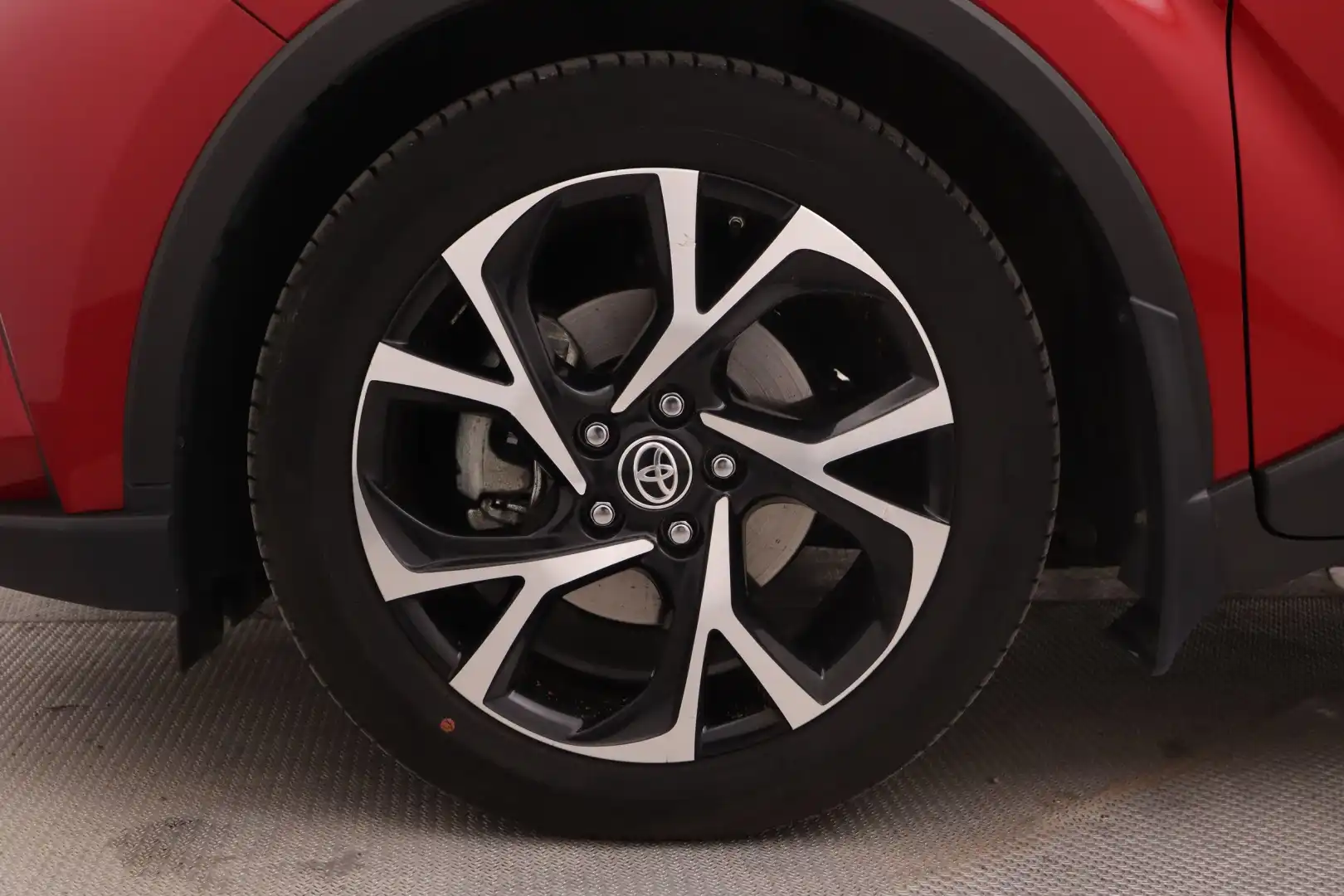 car-image