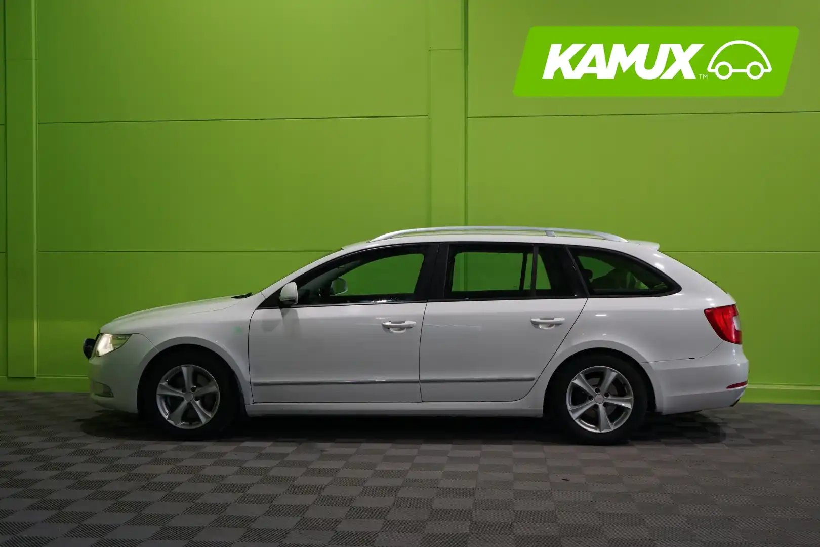 car-image