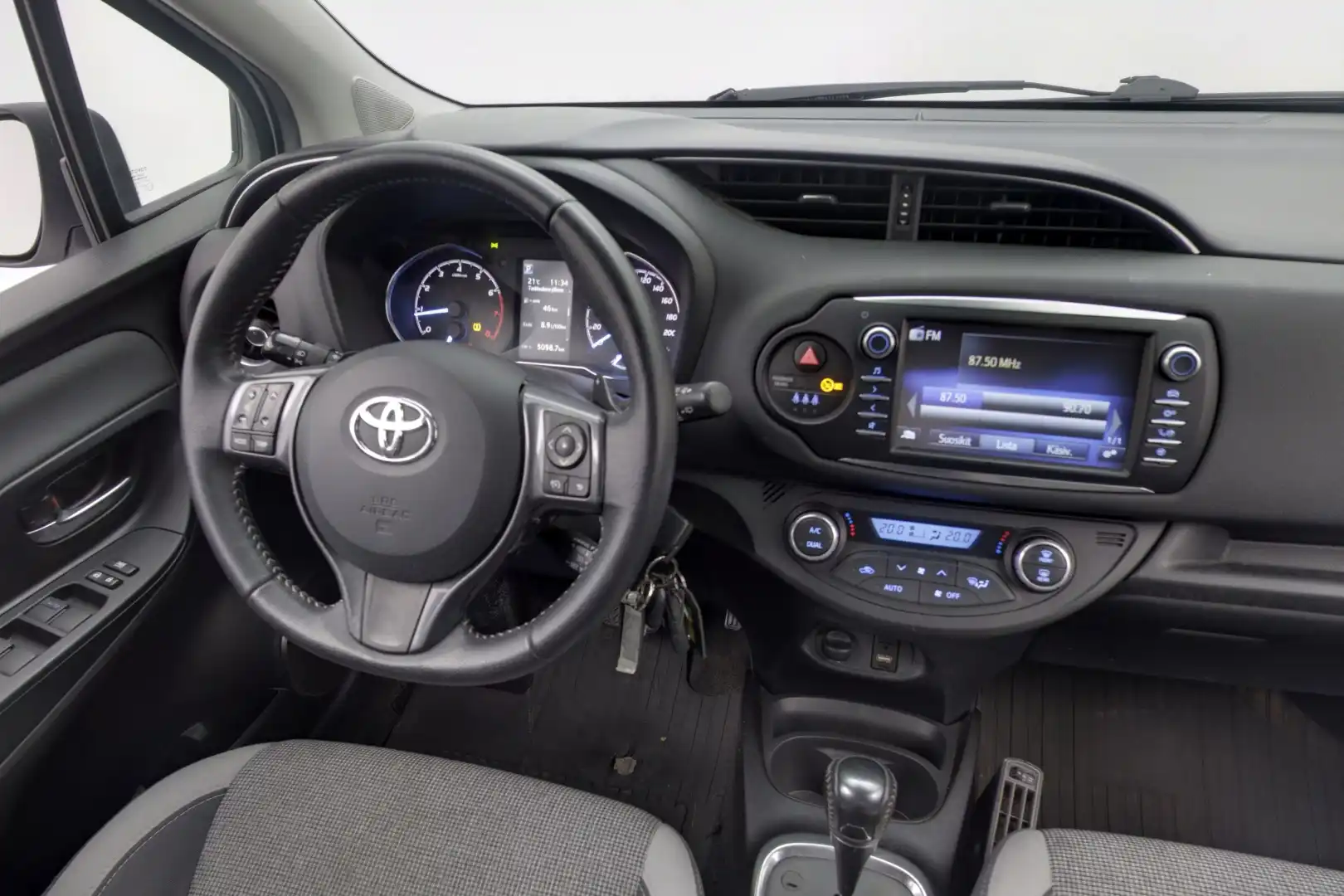 car-image