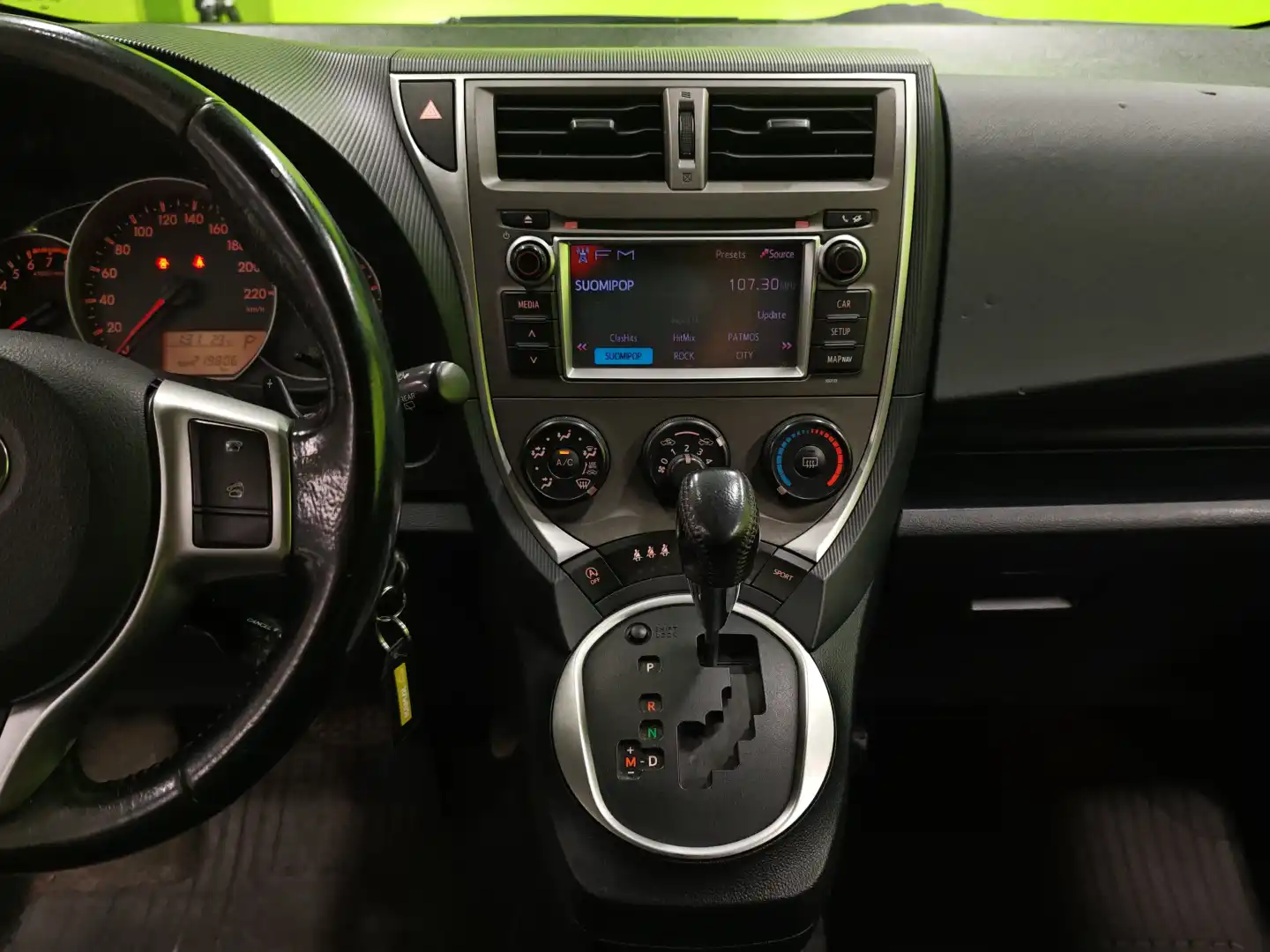 car-image