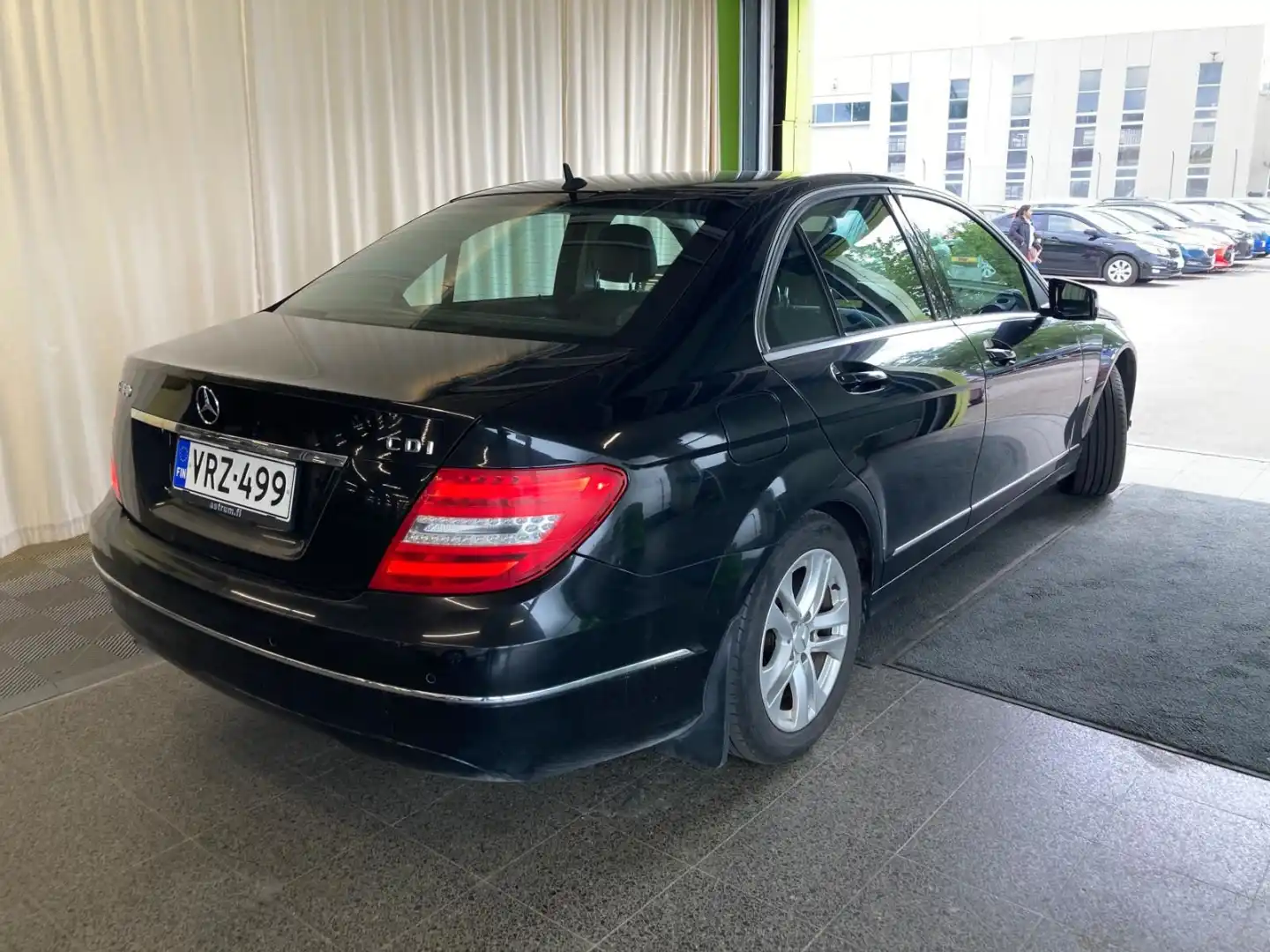 car-image