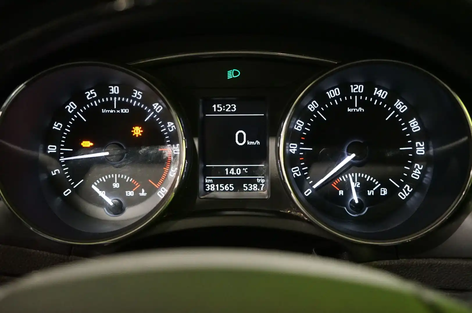 car-image