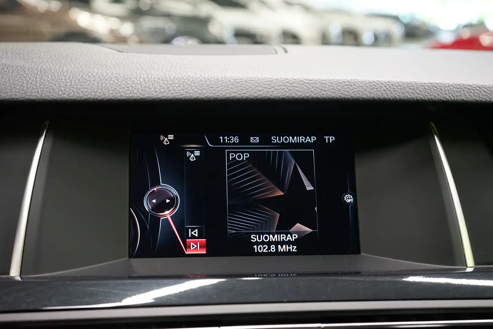 car-image