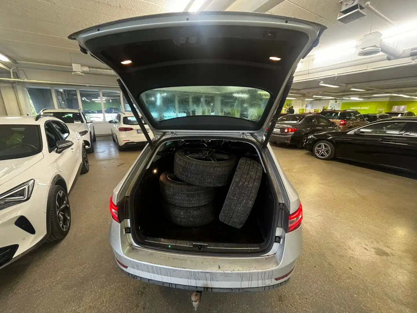 car-image