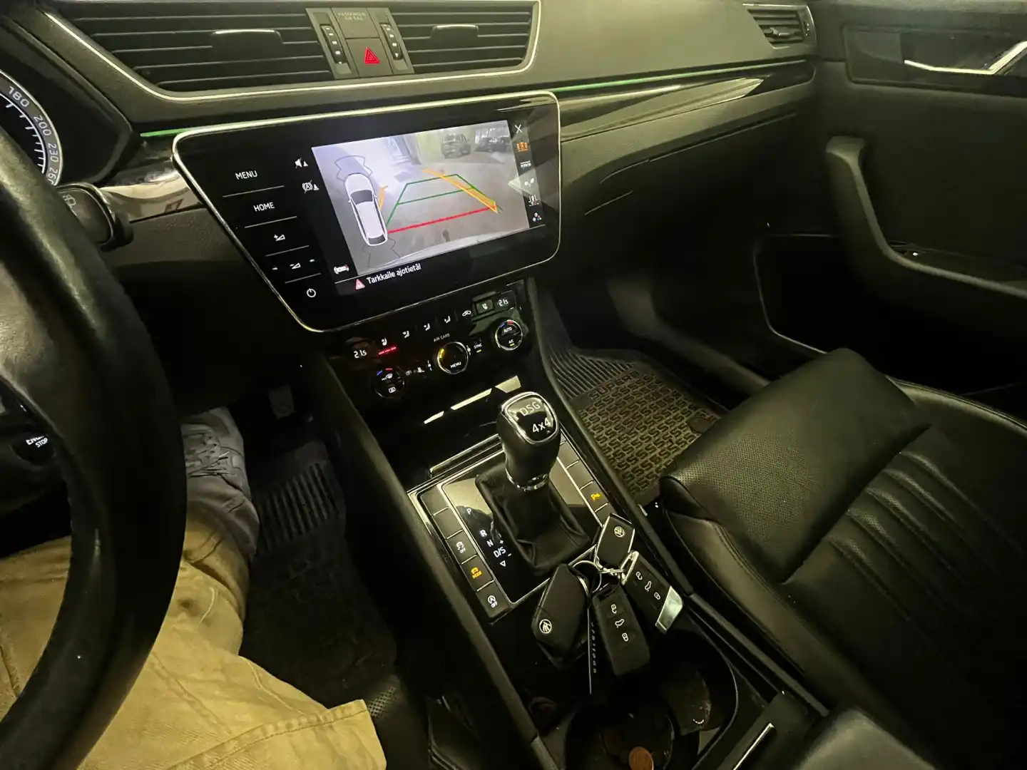 car-image