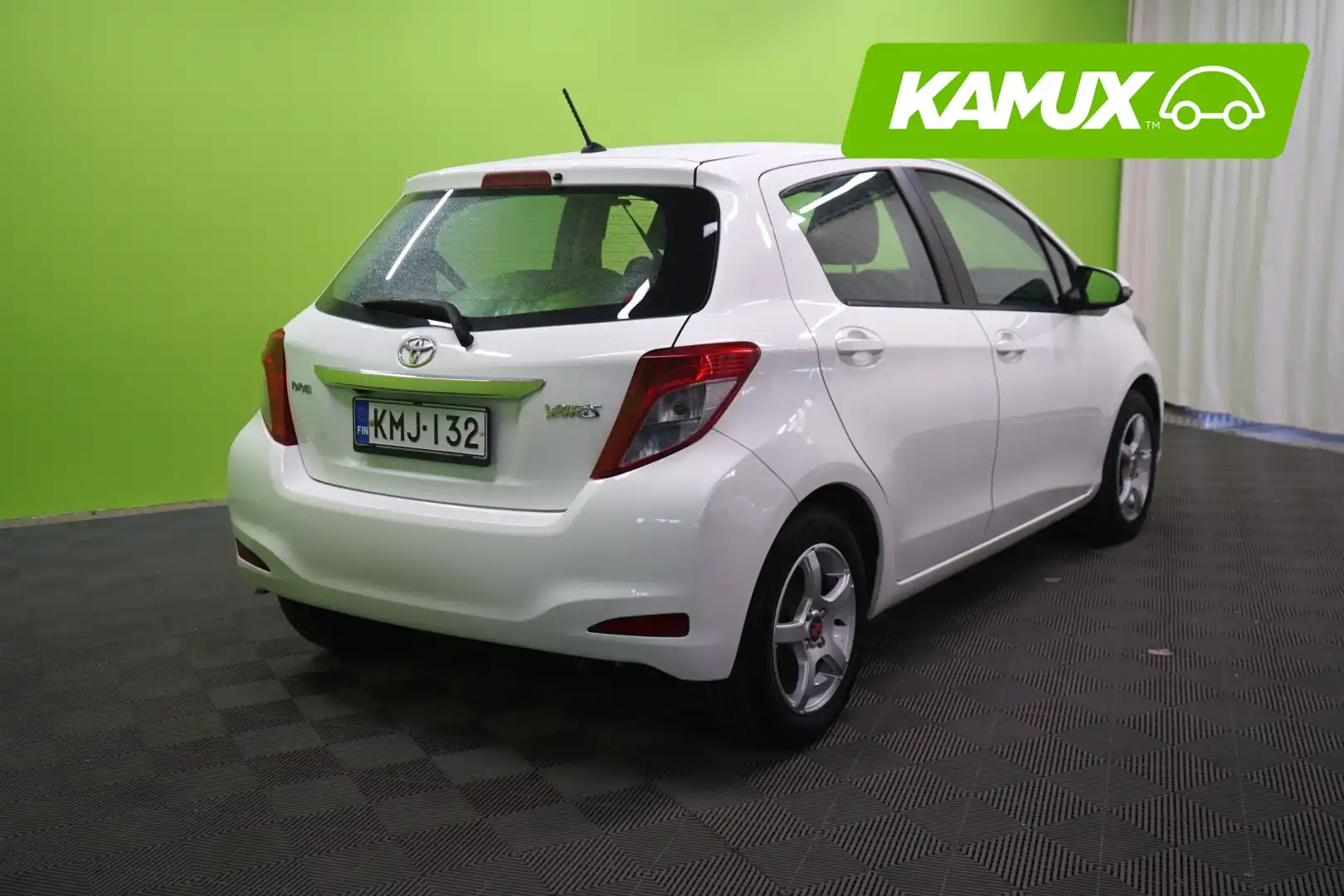 car-image