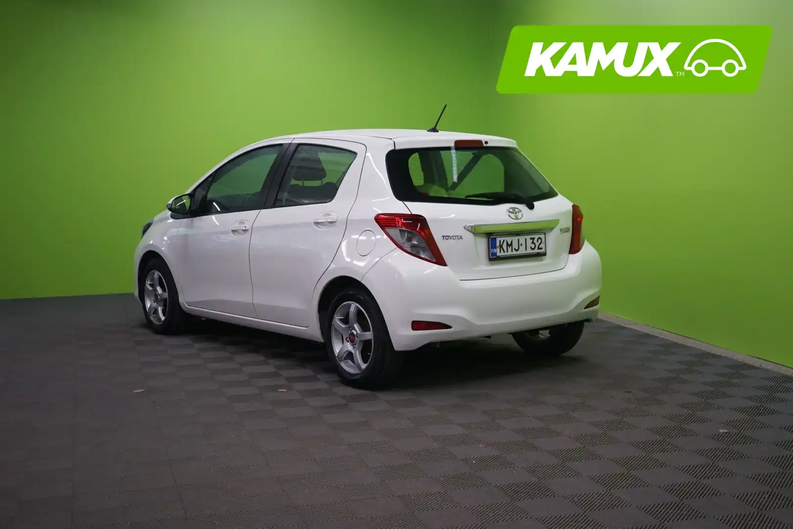 car-image