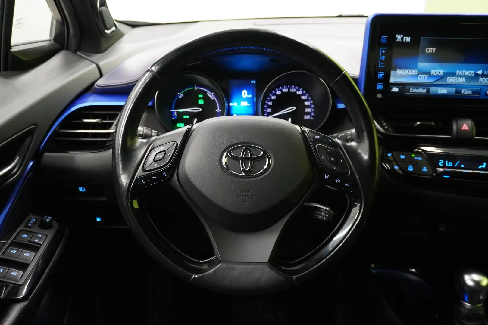 car-image