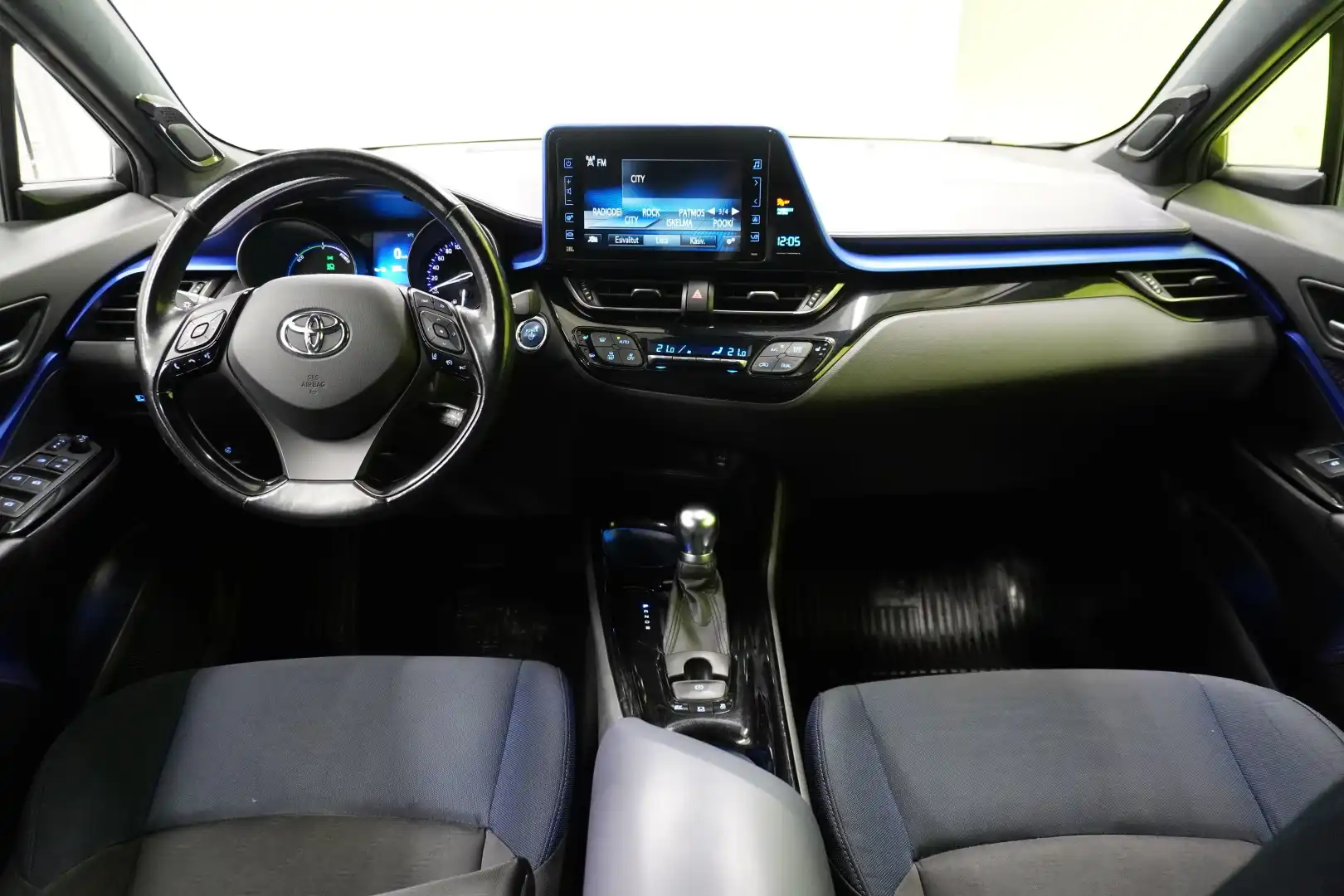car-image