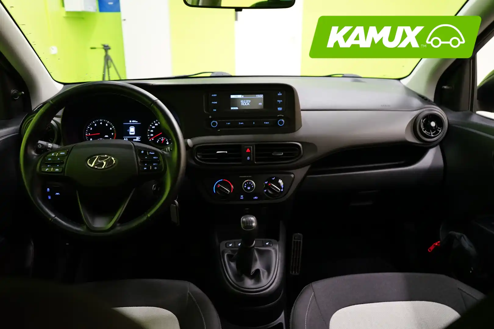 car-image