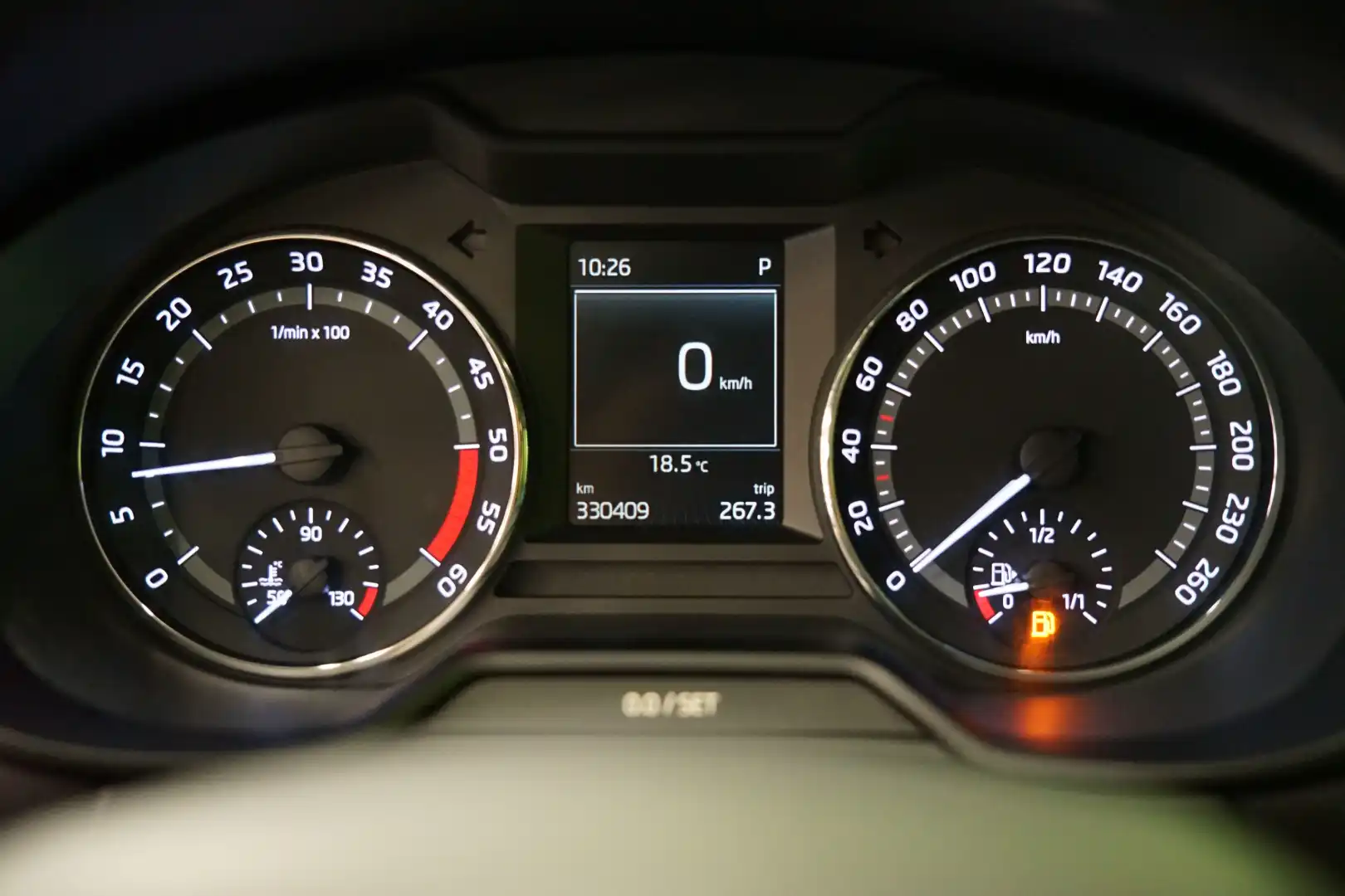 car-image