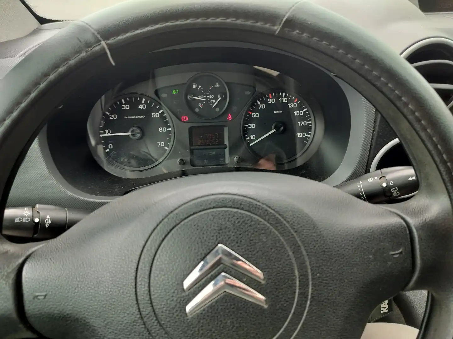 car-image