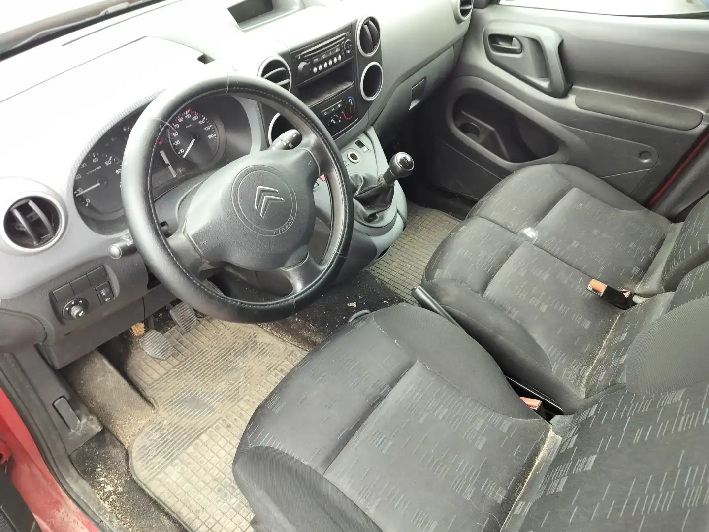 car-image