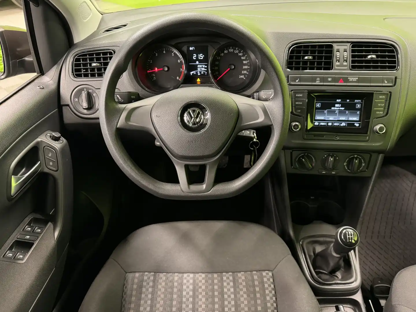 car-image