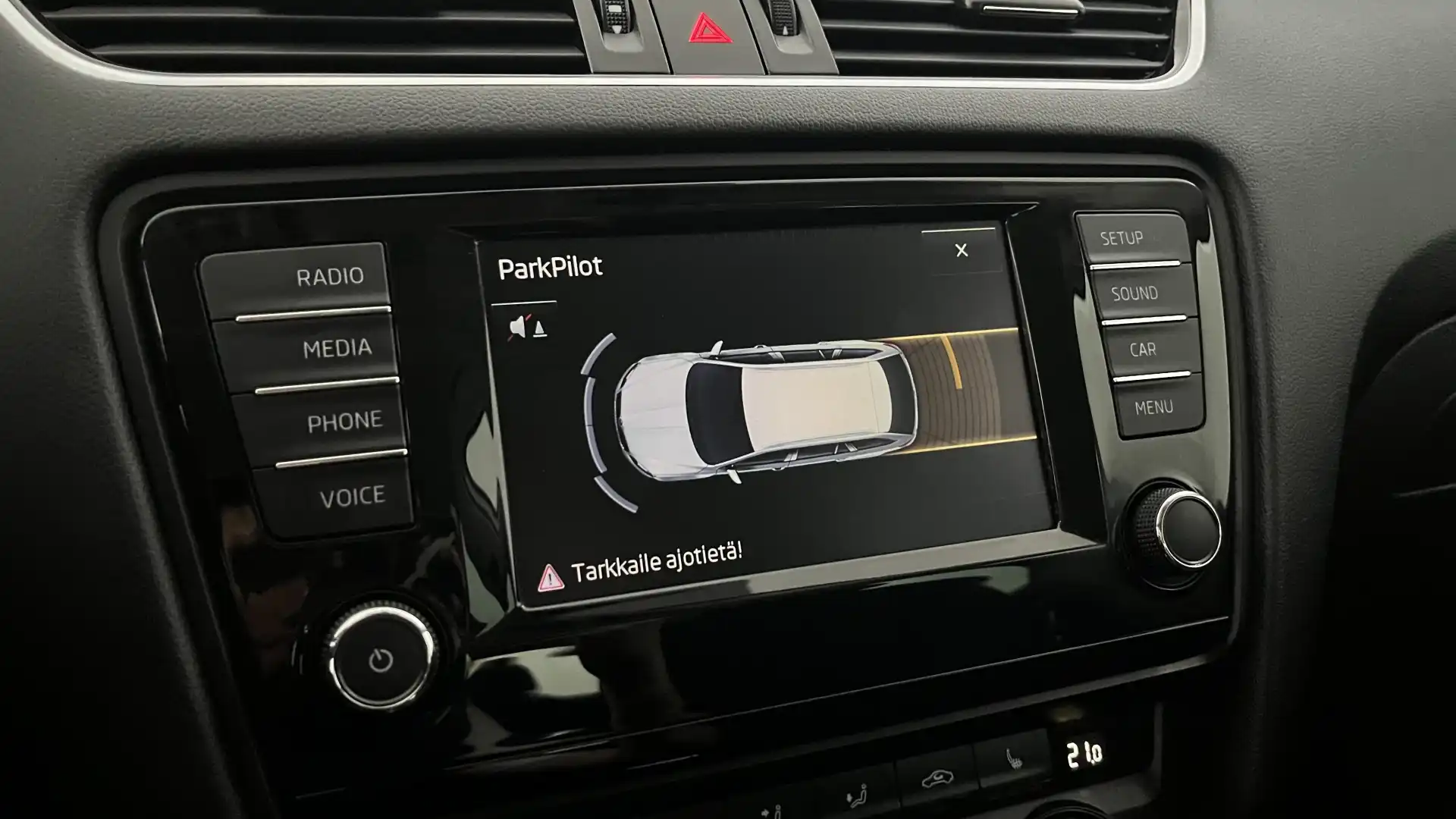 car-image
