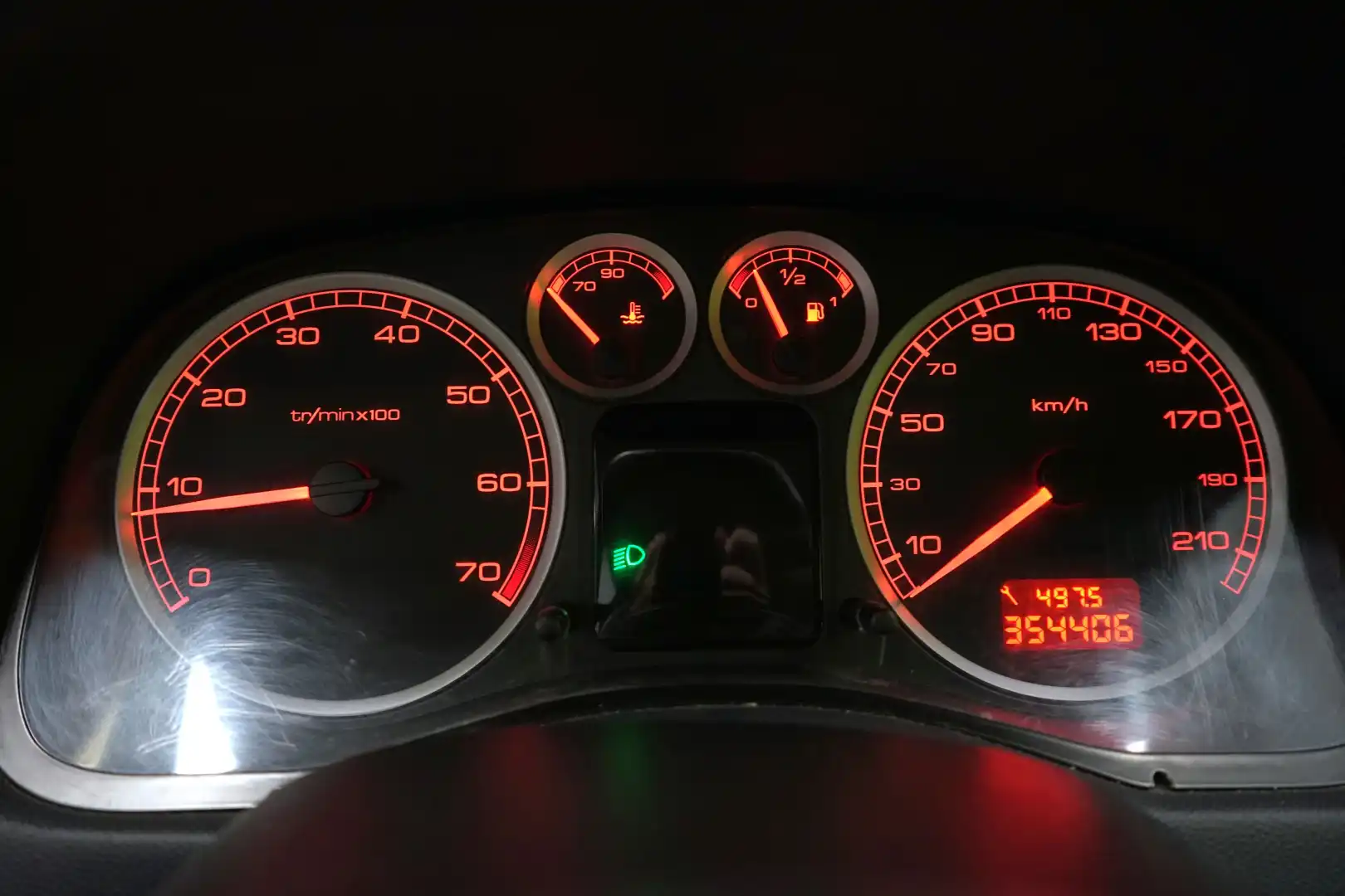 car-image