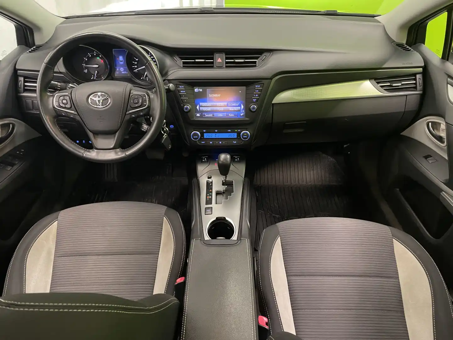 car-image