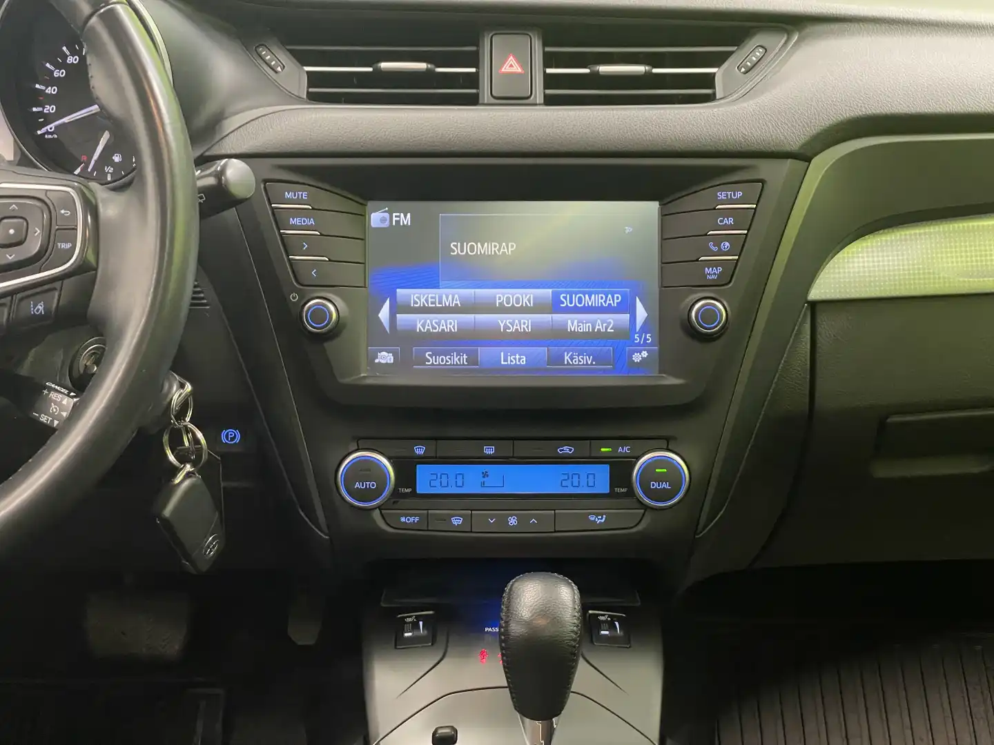 car-image