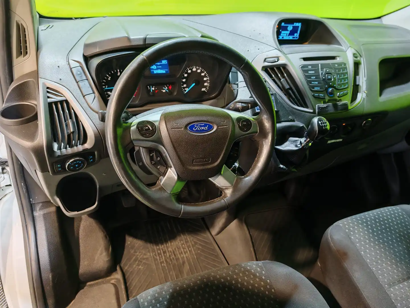 car-image