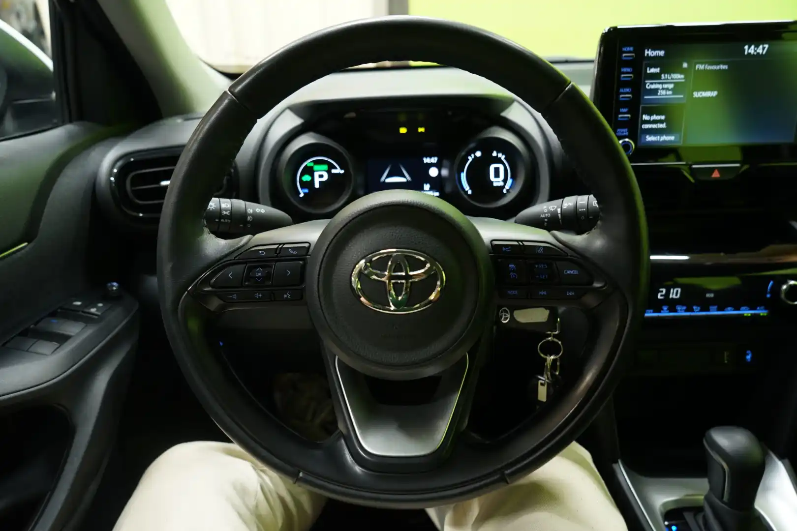 car-image