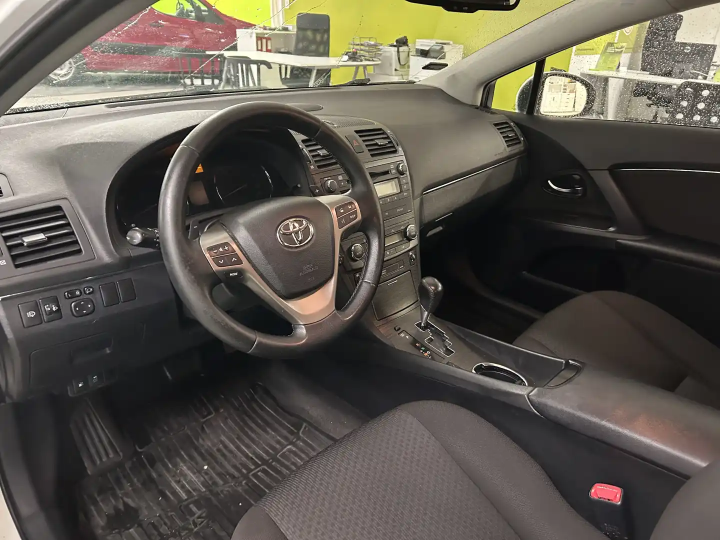 car-image