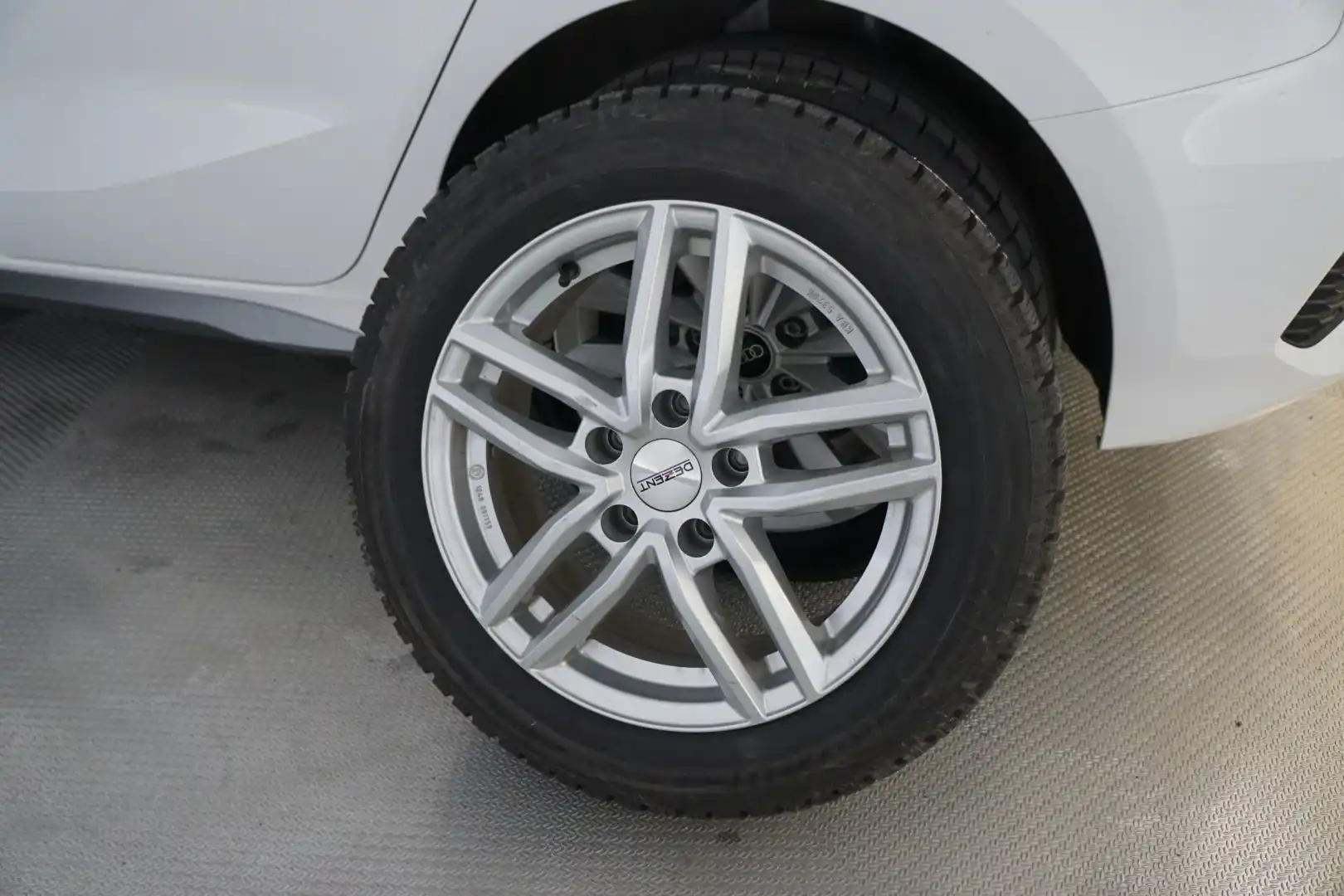 car-image