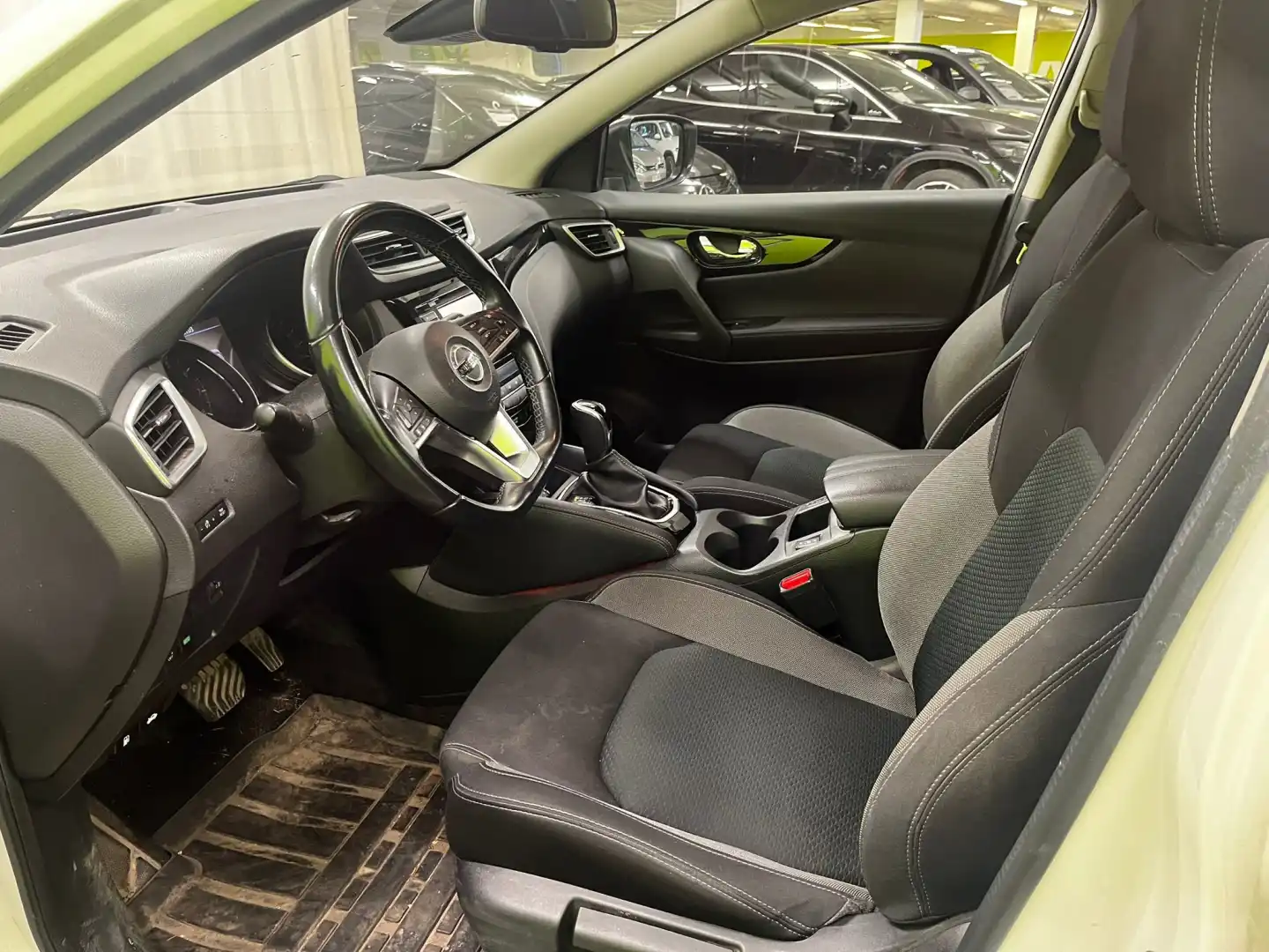 car-image