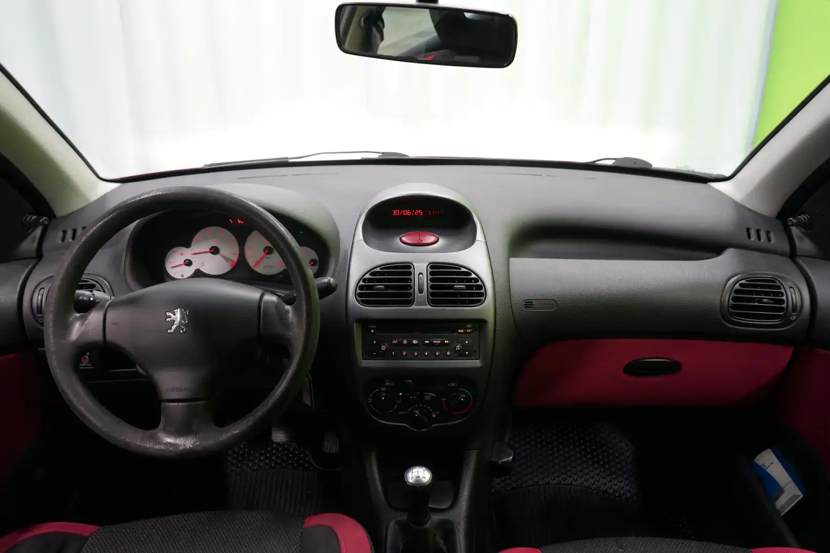 car-image