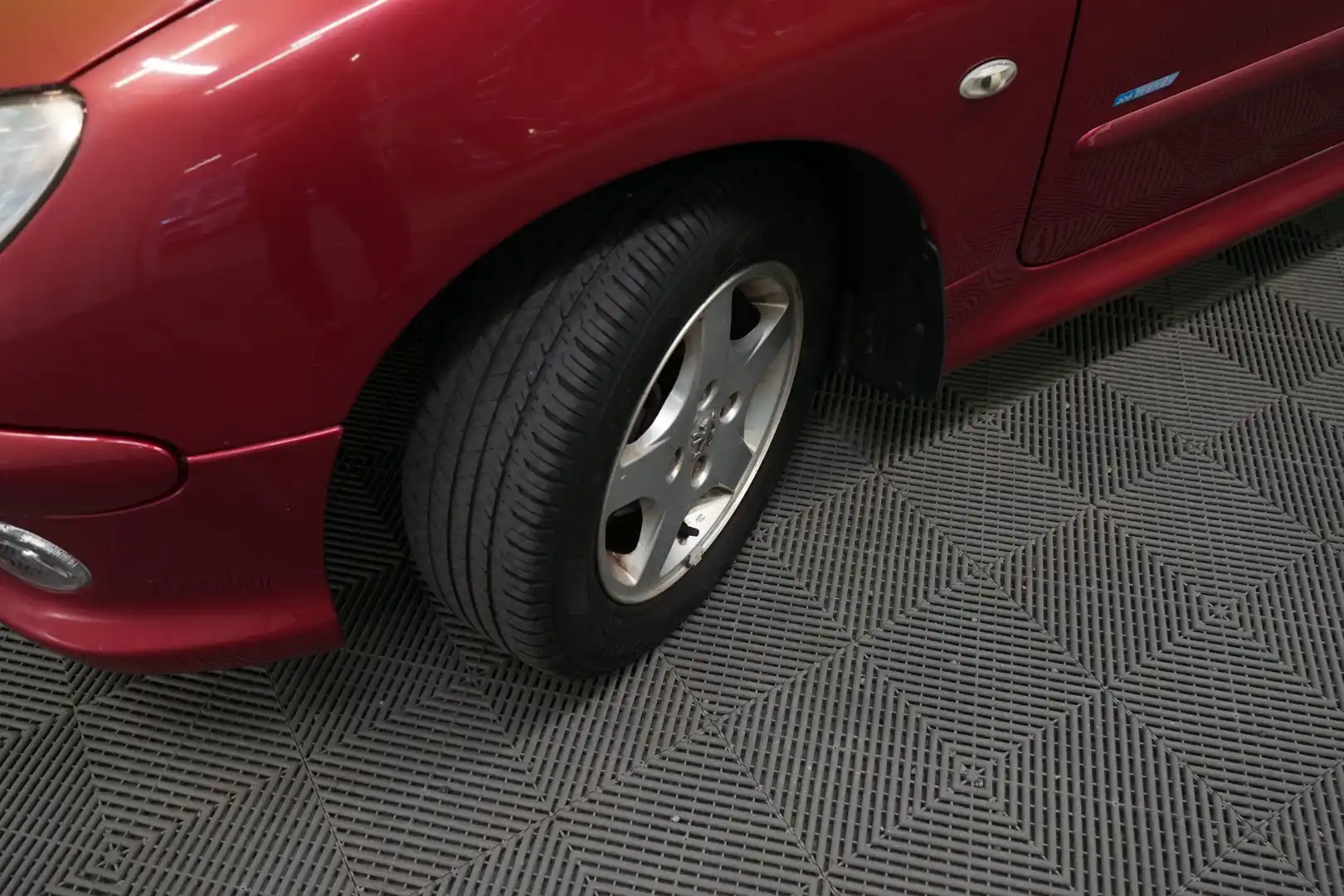 car-image