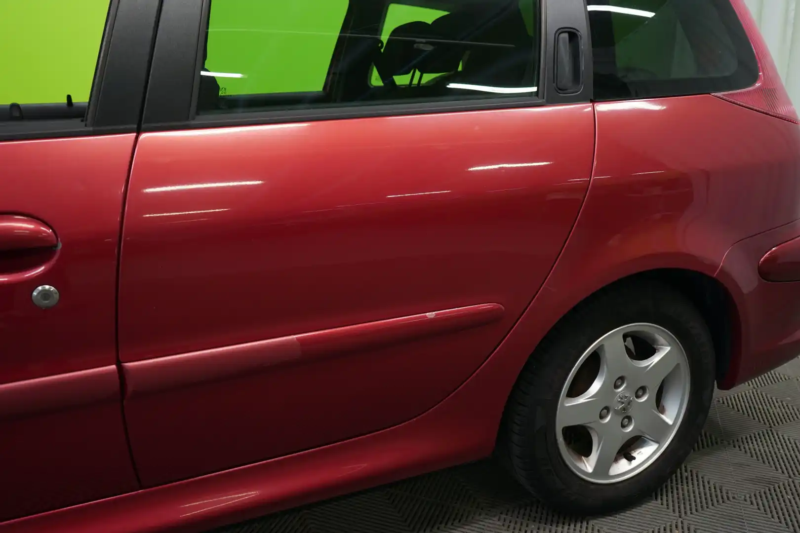 car-image