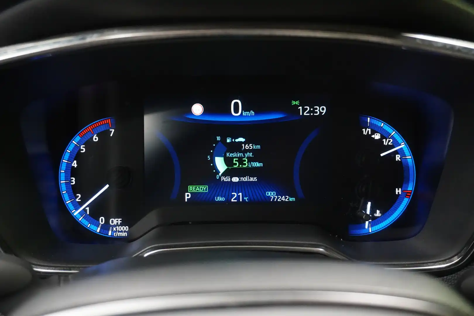car-image