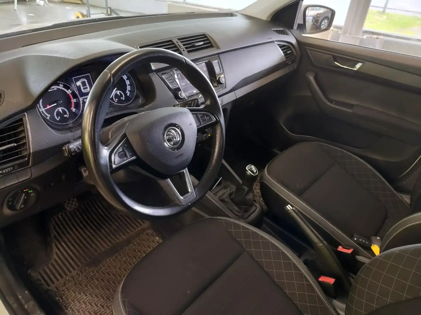 car-image