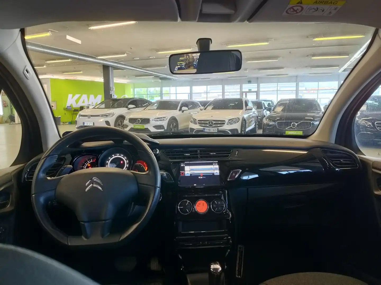 car-image