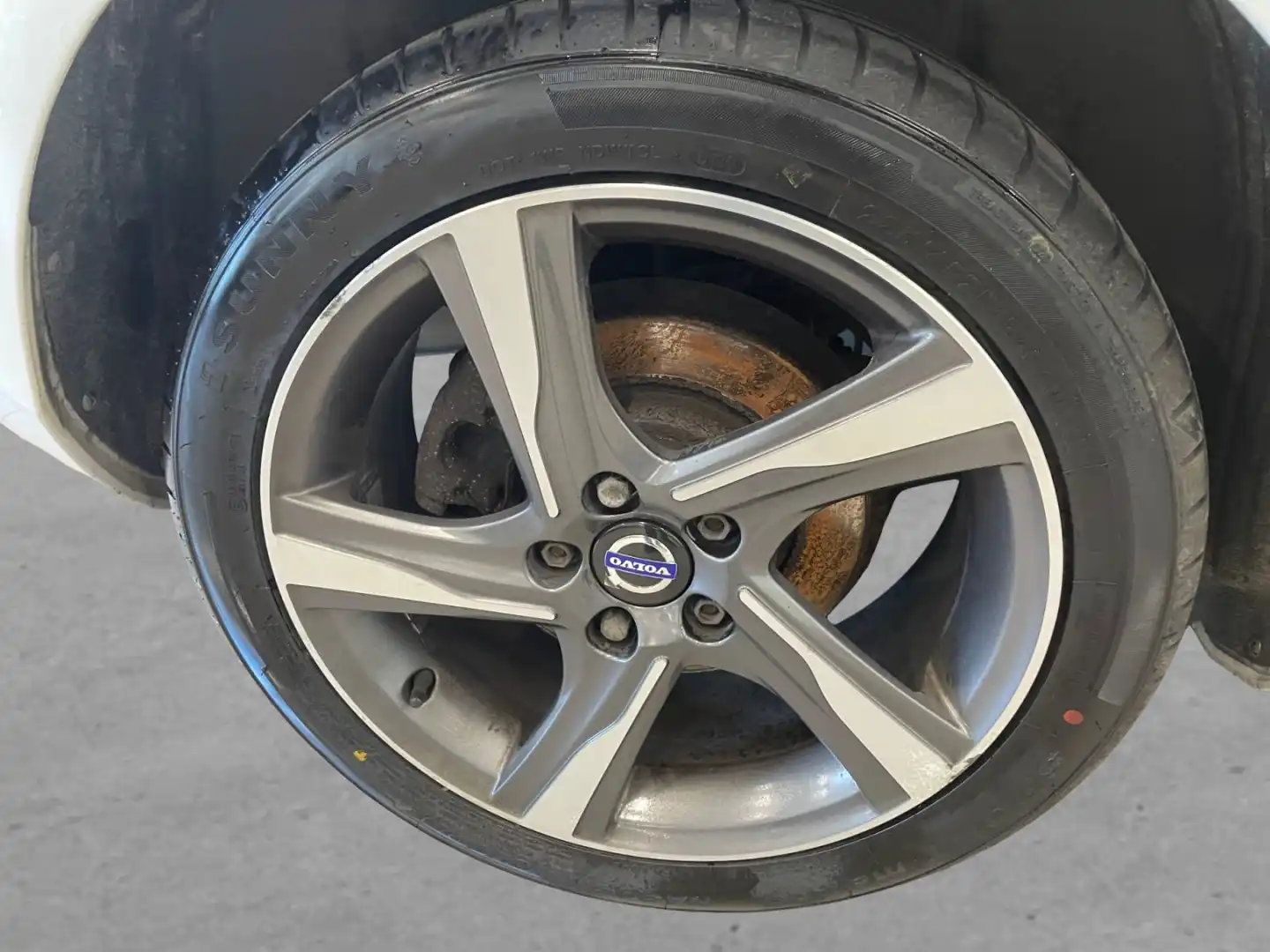 car-image