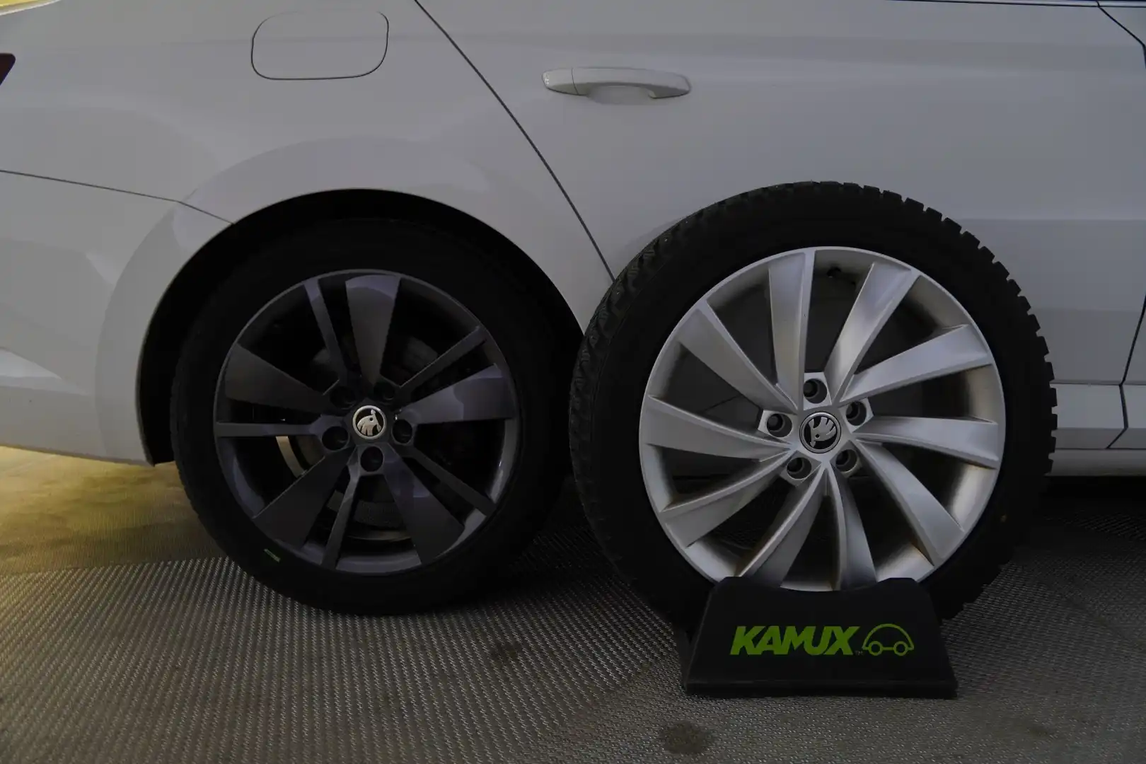 car-image