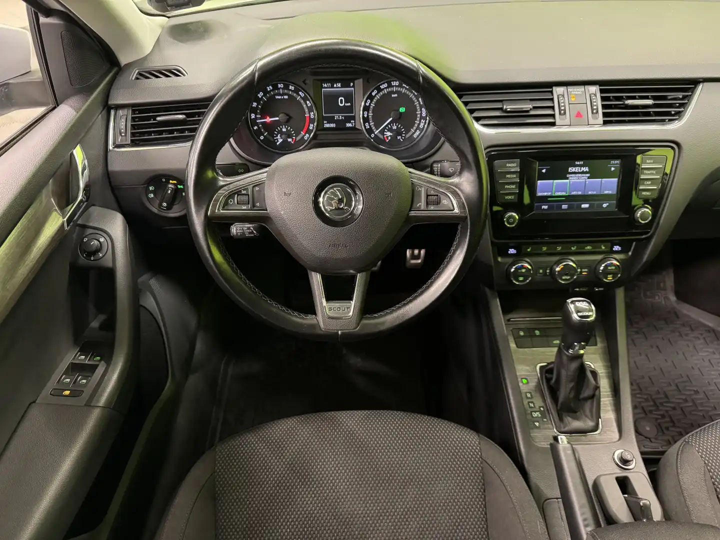 car-image