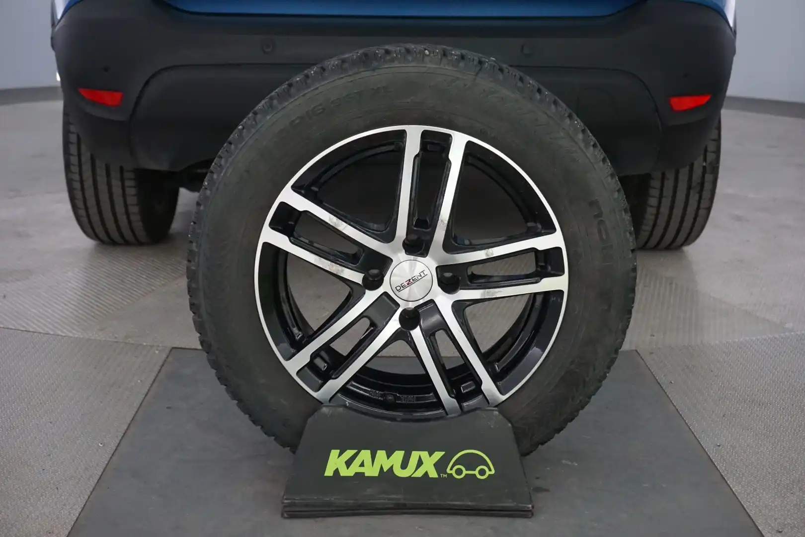 car-image