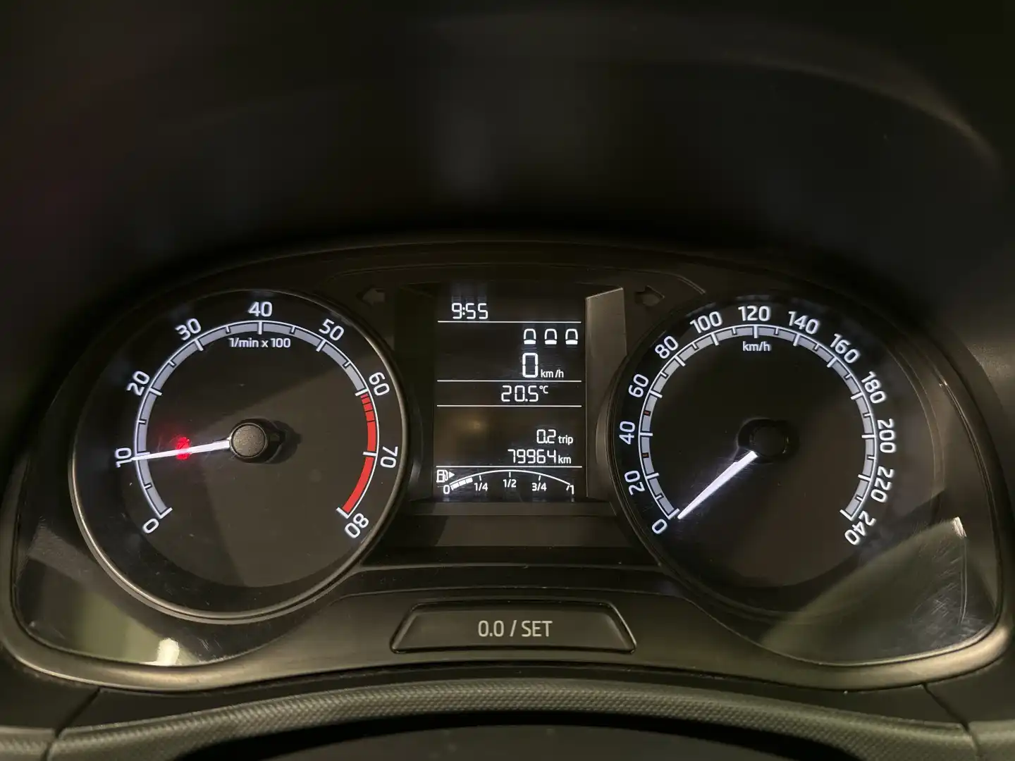 car-image