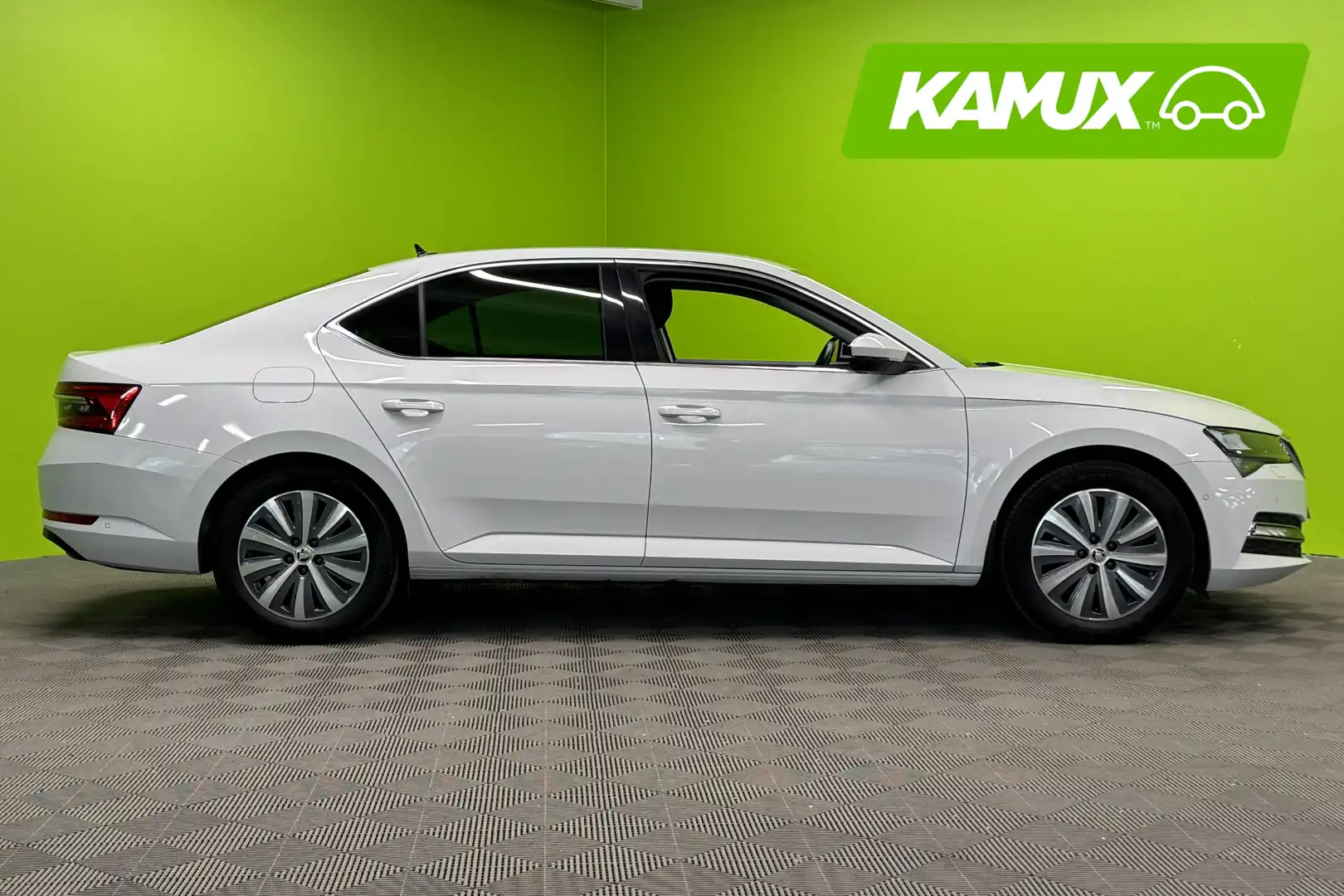car-image