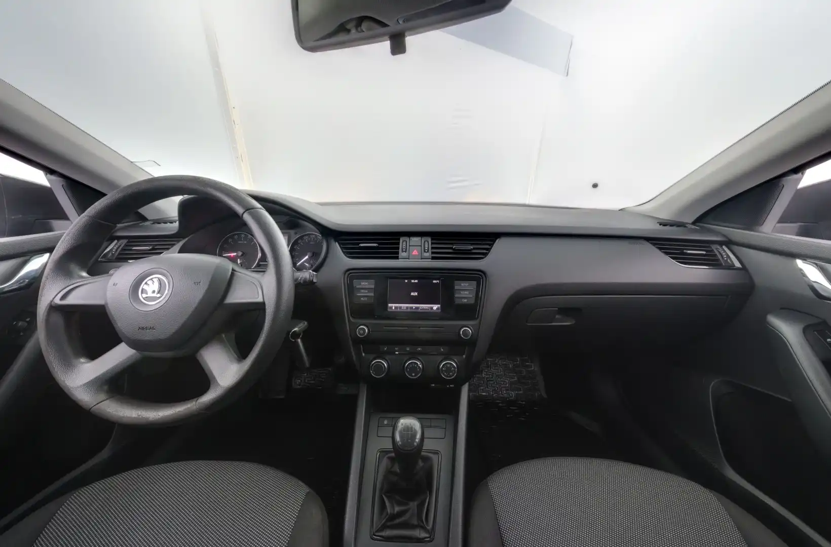 car-image