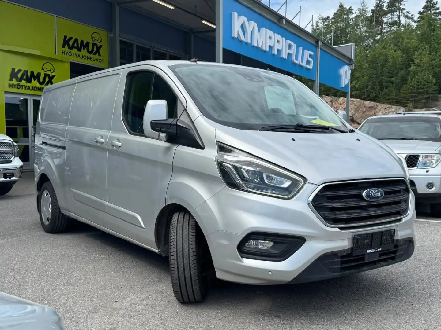 car-image