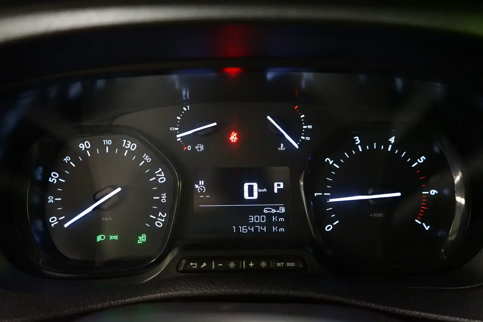 car-image