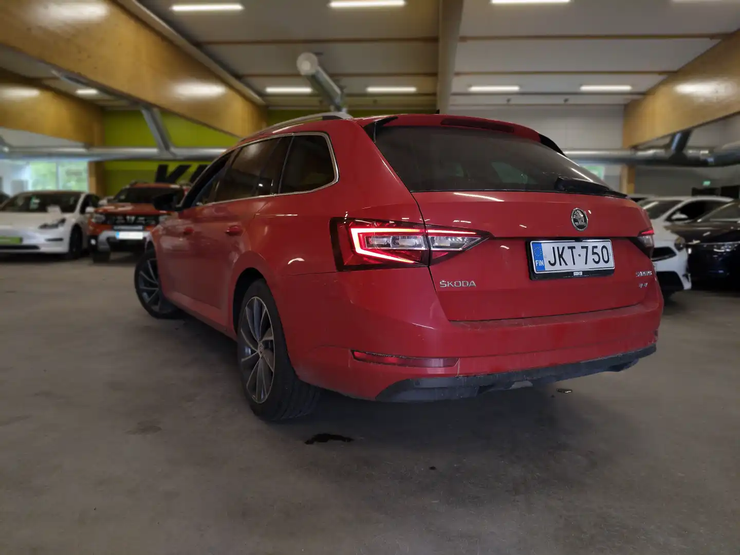 car-image