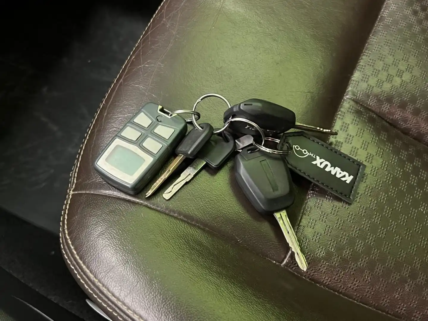 car-image