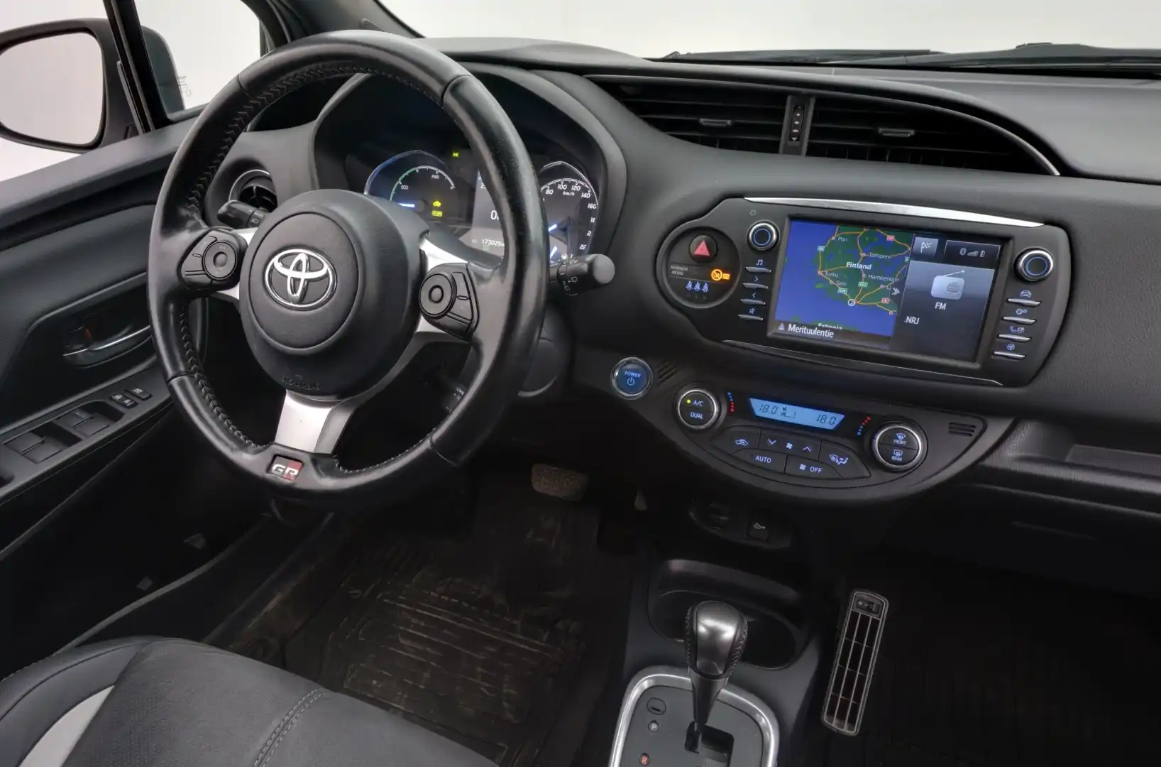 car-image