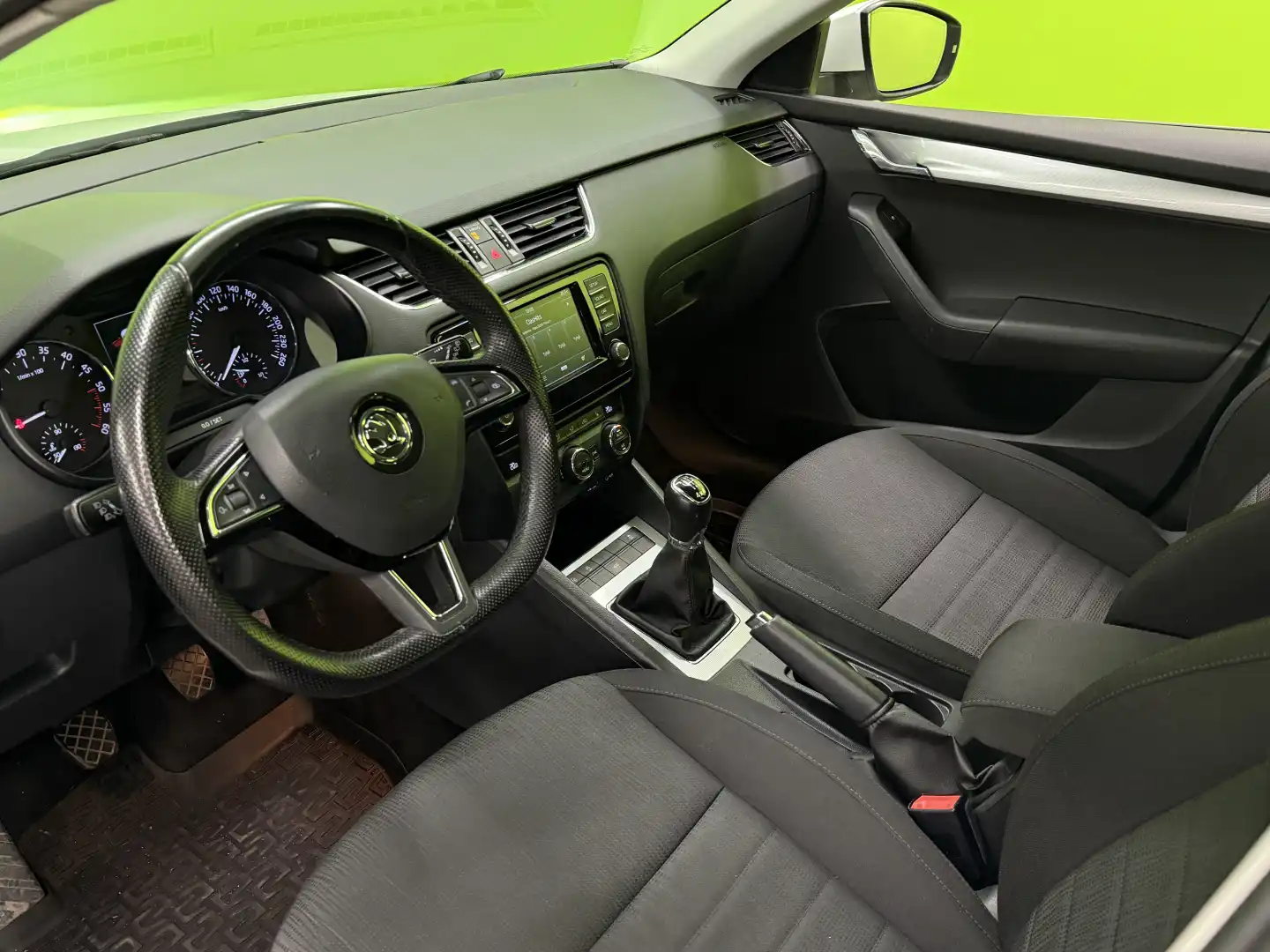 car-image